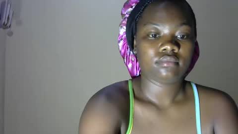 Snapshot of mellcy chatting on 12.13.24 mell online show from 12.13.24