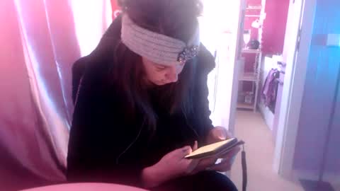 Snapshot of melli23 chatting on 12.17.25 Melli online show from 12.17.25