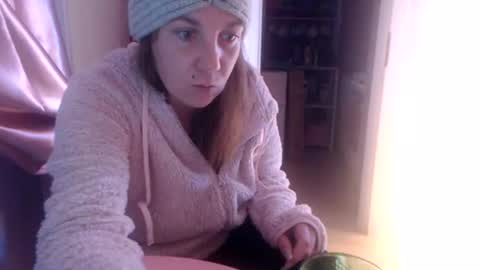 Snapshot of melli23 chatting on 12.22.25 Melli online show from 12.22.25