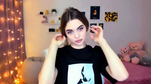 Snapshot of mellifluoustess chatting on 12.24.24 Tessa online show from 12.24.24