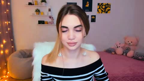 Snapshot of mellifluoustess chatting on 01.16.25 Tessa online show from 01.16.25