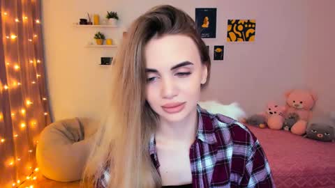 Snapshot of mellifluoustess chatting on 01.17.25 Tessa online show from 01.17.25