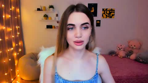 Snapshot of mellifluoustess chatting on 02.01.25 Tessa online show from 02.01.25