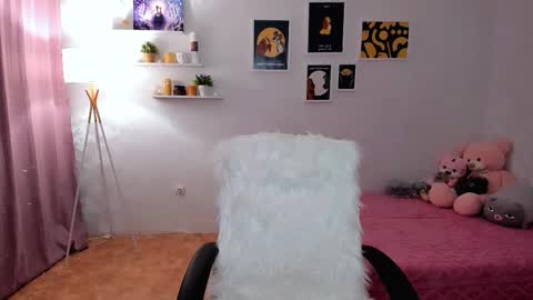 Snapshot of mellifluoustess chatting on 02.27.25 Tessa online show from 02.27.25