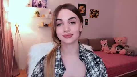 Snapshot of mellifluoustess chatting on 03.06.25 Tessa online show from 03.06.25