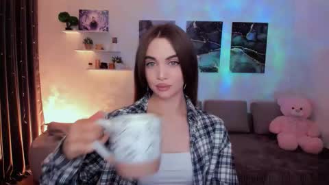 Snapshot of mellifluoustess chatting on 12.14.25 Tessa online show from 12.14.25