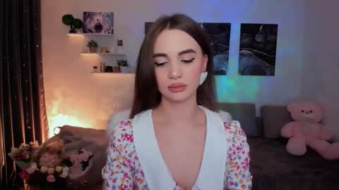 Snapshot of mellifluoustess chatting on 12.15.25 Tessa online show from 12.15.25