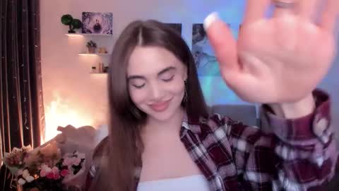 Snapshot of mellifluoustess chatting on 12.19.25 Tessa online show from 12.19.25