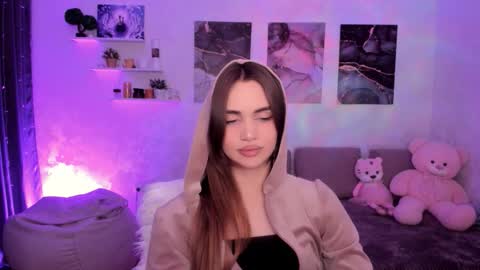 Snapshot of mellifluoustess chatting on 01.10.26 Tessa online show from 01.10.26