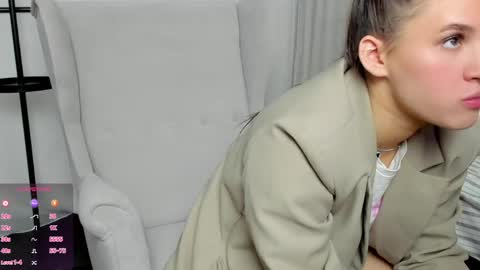 Lia online show from 04.21.26
