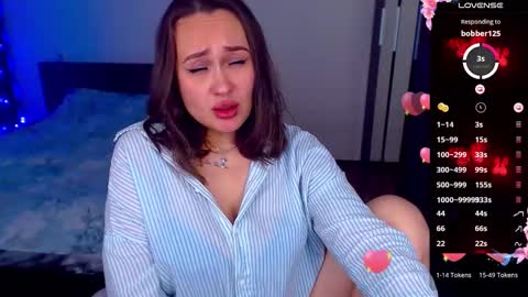 Snapshot of mellovell chatting on 10.19.25 Mel online show from 10.19.25