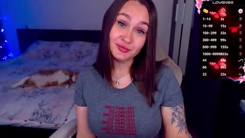 Snapshot of mellovell chatting on 10.25.25 Mel online show from 10.25.25