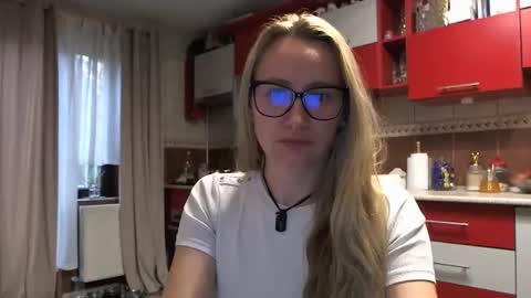 Snapshot of melly_rosey chatting on 10.23.25 Melly online show from 10.23.25