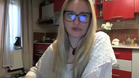 Melly online show from 04.17.26