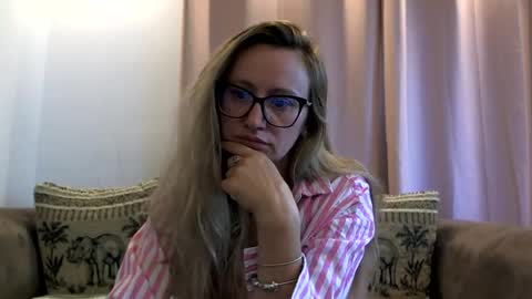 Melly online show from 07.31.26