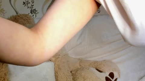 MelMooon online show from 05.06.26