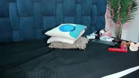 Snapshot of meloddy_megann chatting on 11.20.25 Melody online show from 11.20.25