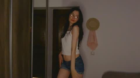 Snapshot of melodeehayden chatting on 06.08.26 Nika online show from 06.08.26
