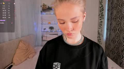 Snapshot of melodievejar chatting on 06.05.26 melodievejar online show from 06.05.26