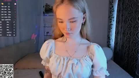 Snapshot of melodievejar chatting on 06.15.26 melodievejar online show from 06.15.26