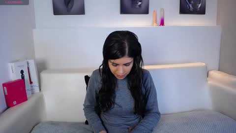 Snapshot of melodiroux_ chatting on 03.19.26 Melodi online show from 03.19.26