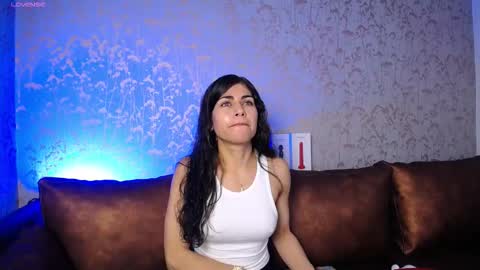 Snapshot of melodiroux_ chatting on 03.23.26 Melodi online show from 03.23.26