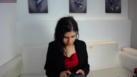 Snapshot of melodiroux_ chatting on 04.06.26 Melodi online show from 04.06.26