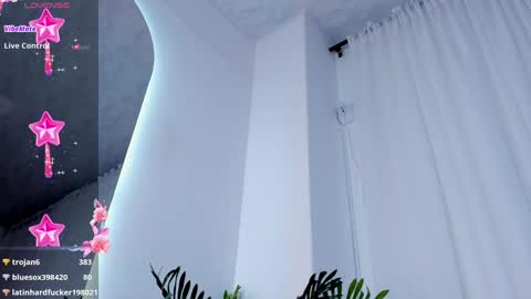 Snapshot of melody_blake16 chatting on 12.30.24 online show from 12.30.24