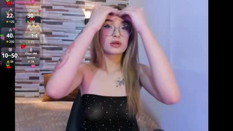 Snapshot of melodylanee chatting on 09.18.25 melodylanee online show from 09.18.25