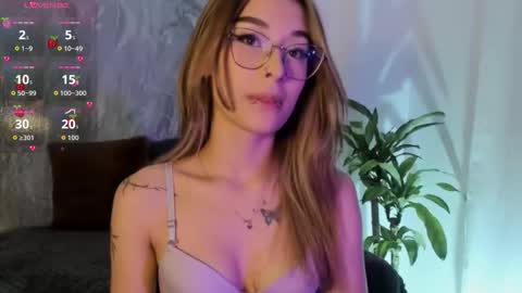 Snapshot of melodylanee chatting on 10.24.25 melodylanee online show from 10.24.25