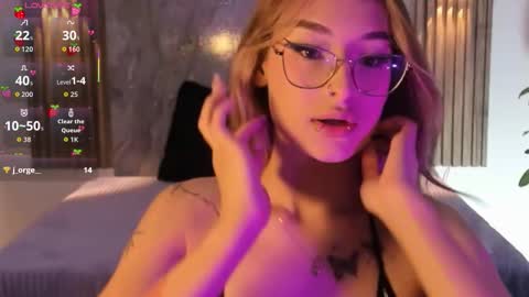 Snapshot of melodylanee chatting on 11.14.25 melodylanee online show from 11.14.25