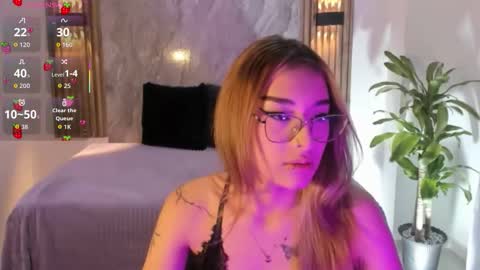 Snapshot of melodylanee chatting on 11.15.25 melodylanee online show from 11.15.25