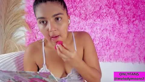 Snapshot of melodymoore_ chatting on 11.24.25 Melody online show from 11.24.25