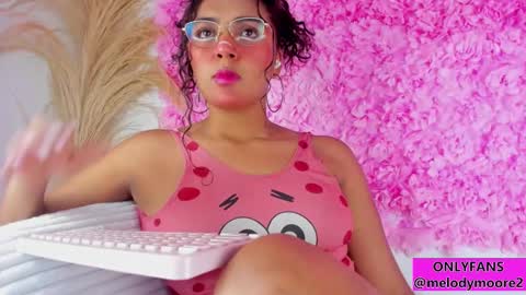 Snapshot of melodymoore_ chatting on 11.25.25 Melody online show from 11.25.25