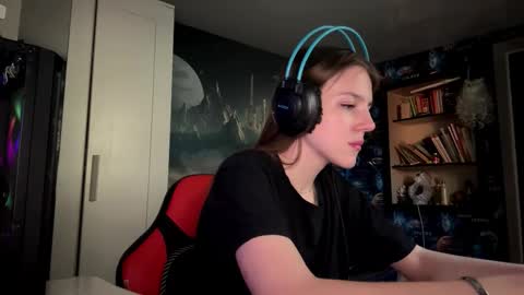 Snapshot of melonygriffen chatting on 09.22.25 Hi Im Aria 18 years old online show from 09.22.25