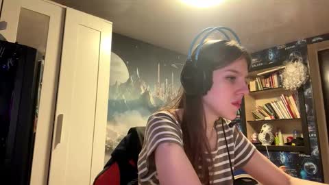 Snapshot of melonygriffen chatting on 09.27.25 Hi Im Aria 18 years old online show from 09.27.25