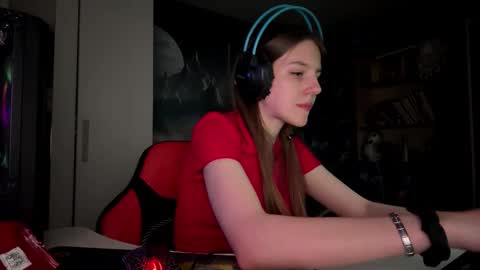 Snapshot of melonygriffen chatting on 10.05.25 Hi Im Aria 18 years old online show from 10.05.25