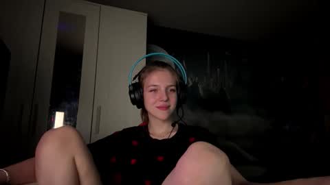 Snapshot of melonygriffen chatting on 10.09.25 Hi Im Aria 18 years old online show from 10.09.25