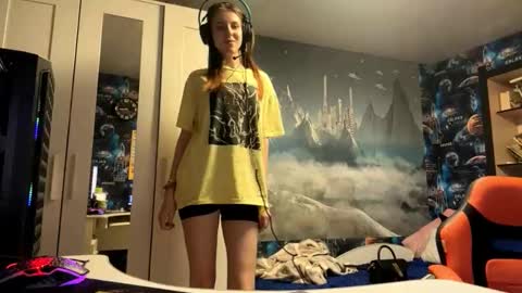 Snapshot of melonygriffen chatting on 10.20.25 Hi Im Aria 18 years old online show from 10.20.25