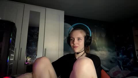 Snapshot of melonygriffen chatting on 10.26.25 Hi Im Aria 18 years old online show from 10.26.25