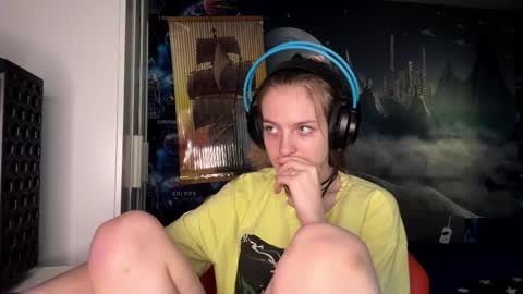 Snapshot of melonygriffen chatting on 11.02.25 Hi Im Aria 18 years old online show from 11.02.25