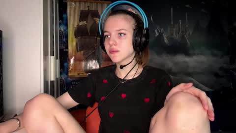 Snapshot of melonygriffen chatting on 11.04.25 Hi Im Aria 18 years old online show from 11.04.25