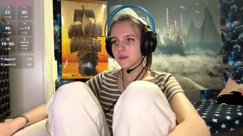 Snapshot of melonygriffen chatting on 11.27.25 Hi Im Aria 18 years old online show from 11.27.25