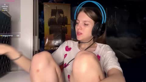 Snapshot of melonygriffen chatting on 11.30.25 Hi Im Aria 18 years old online show from 11.30.25