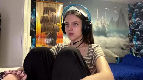 Snapshot of melonygriffen chatting on 12.05.25 Hi Im Aria 18 years old online show from 12.05.25