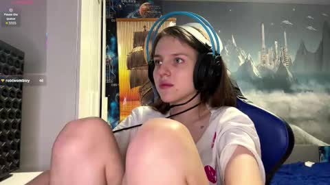 Snapshot of melonygriffen chatting on 02.20.26 Hi Im Aria 18 years old online show from 02.20.26