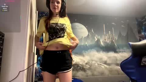 Snapshot of melonygriffen chatting on 02.27.26 Hi Im Aria 18 years old online show from 02.27.26