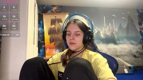 Snapshot of melonygriffen chatting on 03.12.26 Hi Im Aria 18 years old online show from 03.12.26