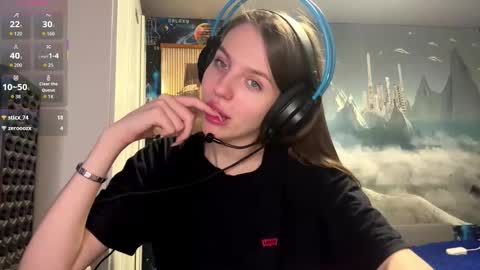 Snapshot of melonygriffen chatting on 03.24.26 Hi Im Aria 18 years old online show from 03.24.26