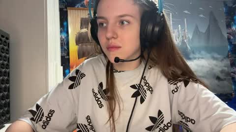 Snapshot of melonygriffen chatting on 04.17.26 Hi Im Aria 18 years old online show from 04.17.26